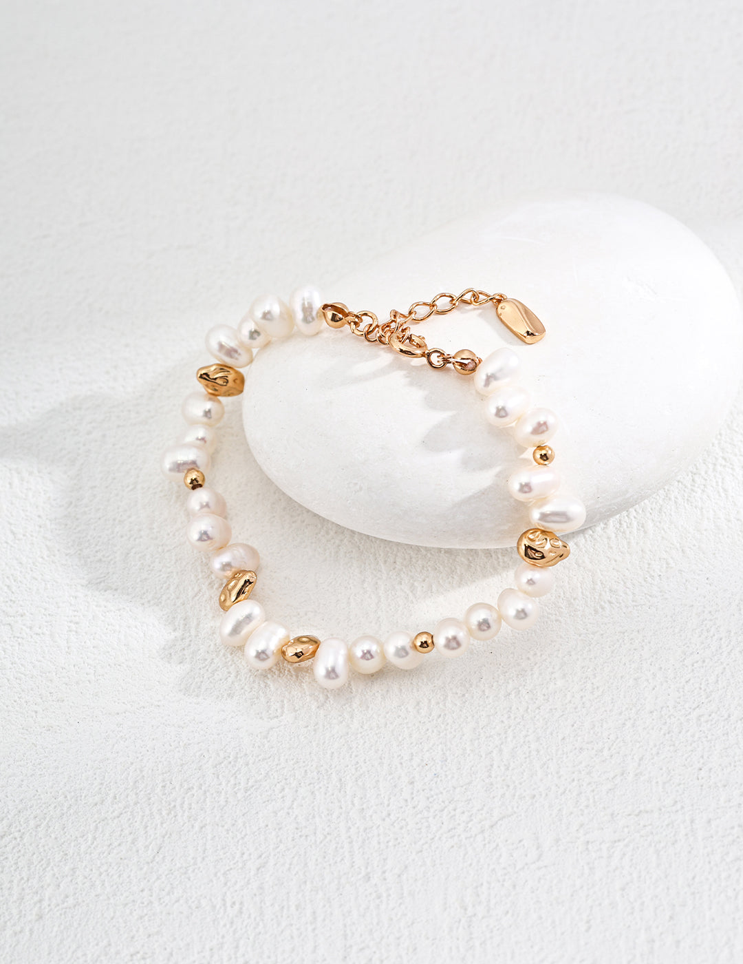 Temperament Pearl Necklace and Bracelet Set
